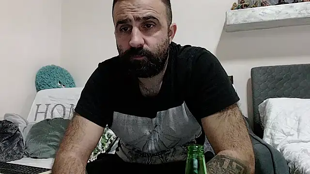 Snapshot of ivat80 chatting on December 23, 6:26 pm ivat80 online show from December 23, 6:26 pm