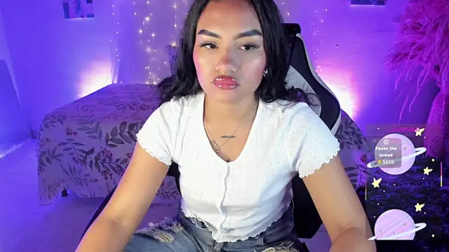 Riana Kean online show from December 19, 1:09 am