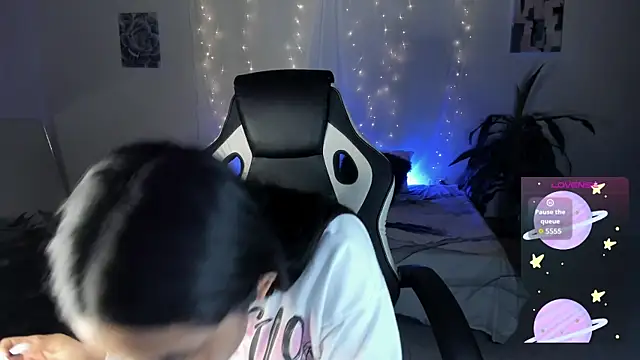 Riana Kean online show from October 23, 2:10 am