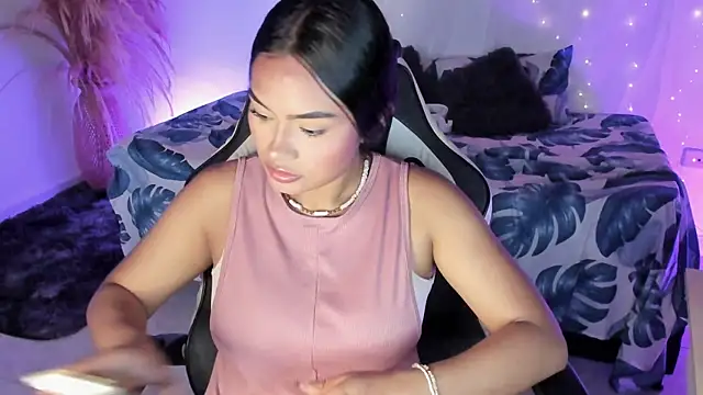 Riana Kean online show from March 30, 2:40 pm