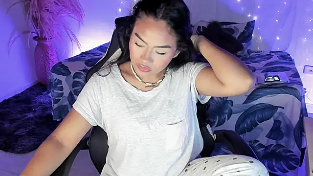 Riana Kean online show from March 17, 2:36 am