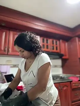 Snapshot of Riana_Kean chatting on February 27, 10:59 am Riana Kean online show from February 27, 10:59 am