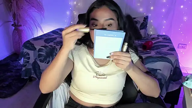 Riana Kean online show from March 23, 2:44 am