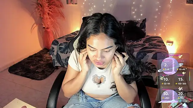 Snapshot of Riana_Kean chatting on February 13, 4:23 am Riana Kean online show from February 13, 4:23 am