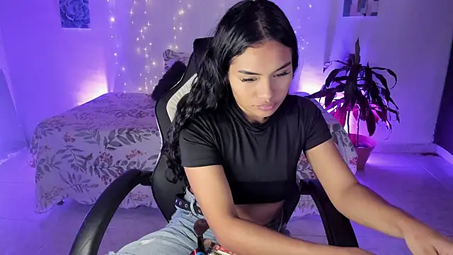 Riana Kean online show from November 14, 1:42 am