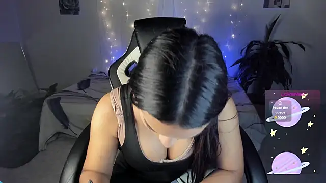 Riana Kean online show from October 22, 5:40 am