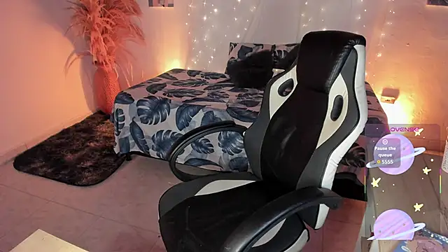 Snapshot of Riana_Kean chatting on February 7, 1:13 am Riana Kean online show from February 7, 1:13 am