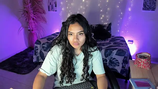 Snapshot of Riana_Kean chatting on February 16, 3:38 am Riana Kean online show from February 16, 3:38 am