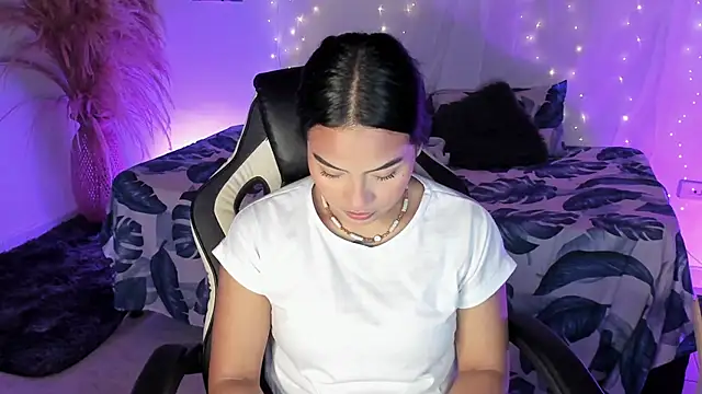 Riana Kean online show from March 29, 1:29 am