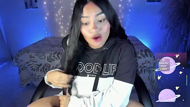 Riana Kean online show from January 8, 2:06 am