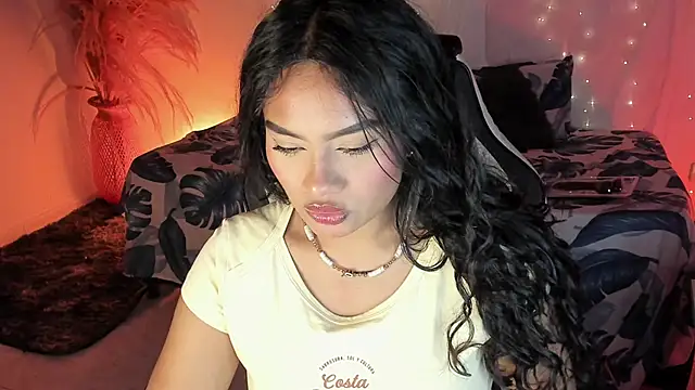 Riana Kean online show from March 16, 1:35 am