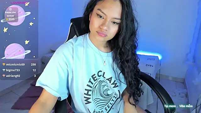Riana Kean online show from February 19, 9:06 am