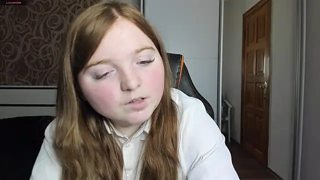 Snapshot of BettySprouse chatting on December 29, 7:50 am BettySprouse online show from December 29, 7:50 am