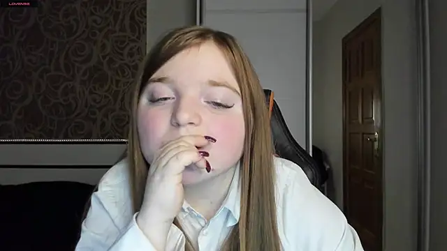 Snapshot of BettySprouse chatting on December 23, 8:46 pm BettySprouse online show from December 23, 8:46 pm