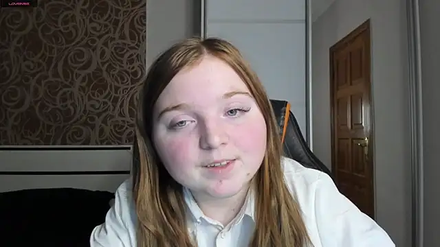 Snapshot of BettySprouse chatting on December 30, 8:25 pm BettySprouse online show from December 30, 8:25 pm