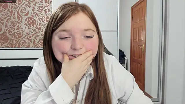 Snapshot of BettySprouse chatting on December 27, 1:32 am BettySprouse online show from December 27, 1:32 am