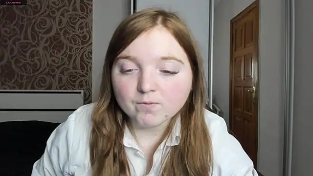 Snapshot of BettySprouse chatting on December 29, 10:56 am BettySprouse online show from December 29, 10:56 am