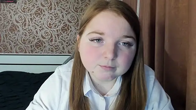 Snapshot of BettySprouse chatting on December 3, 11:29 am BettySprouse online show from December 3, 11:29 am