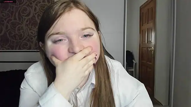 Snapshot of BettySprouse chatting on December 27, 5:42 am BettySprouse online show from December 27, 5:42 am