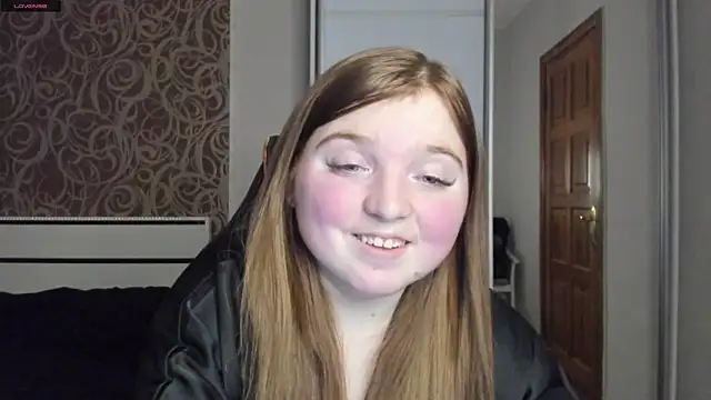 Snapshot of BettySprouse chatting on December 24, 8:05 pm BettySprouse online show from December 24, 8:05 pm