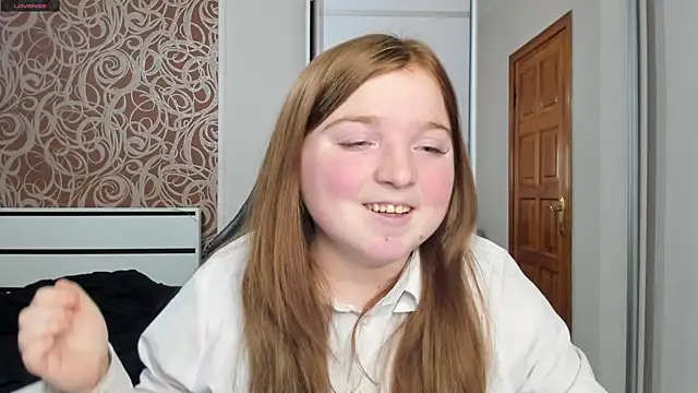 Snapshot of BettySprouse chatting on January 7, 2:08 pm BettySprouse online show from January 7, 2:08 pm