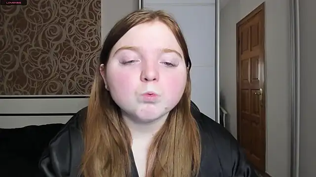 Snapshot of BettySprouse chatting on January 10, 2:14 am BettySprouse online show from January 10, 2:14 am