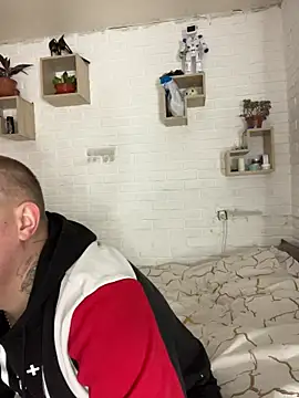 Snapshot of MrMrsRight chatting on November 26, 8:25 am MrMrsRight online show from November 26, 8:25 am