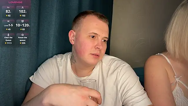 Snapshot of MrMrsRight chatting on February 11, 5:07 pm MrMrsRight online show from February 11, 5:07 pm