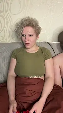 Snapshot of MrMrsRight chatting on March 7, 12:15 am MrMrsRight online show from March 7, 12:15 am