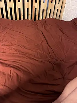 Snapshot of MrMrsRight chatting on November 19, 10:15 am MrMrsRight online show from November 19, 10:15 am