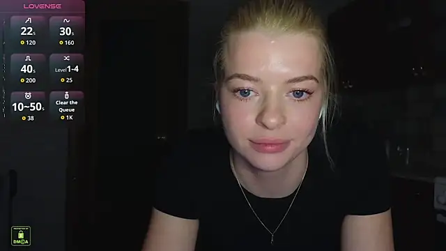 RinaBlondie online show from December 17, 6:57 pm