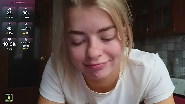 RinaBlondie online show from October 26, 1:00 pm