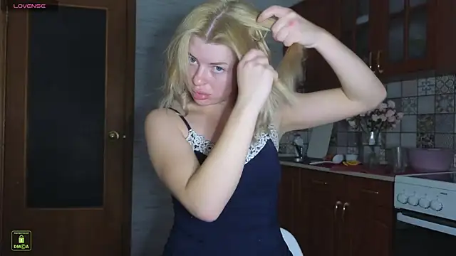 RinaBlondie online show from October 13, 3:02 pm