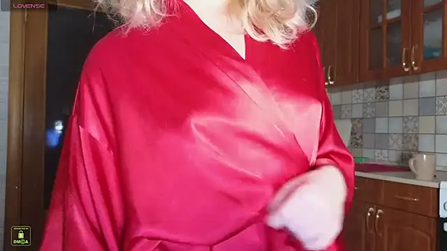 RinaBlondie online show from November 3, 3:48 pm