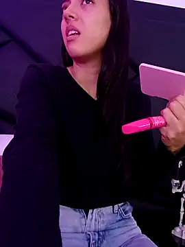 Snapshot of Julie_Bennet chatting on October 18, 3:08 am Julie Bennet online show from October 18, 3:08 am