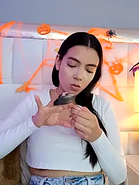 Snapshot of Julie_Bennet chatting on October 23, 4:00 am Julie Bennet online show from October 23, 4:00 am