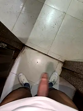 Snapshot of Cum_on_your_tityyy chatting on November 24, 11:49 pm Cum on your tityyy online show from November 24, 11:49 pm