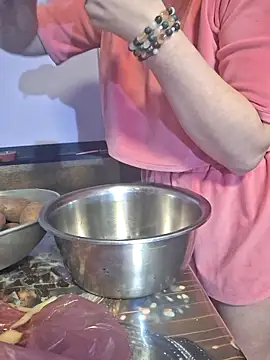  Kitti  online show from November 18, 3:37 pm