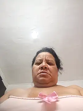 Snapshot of Shanttal0272 chatting on December 4, 2:54 am Shanttal0272 online show from December 4, 2:54 am