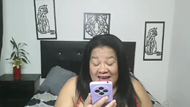 Snapshot of Shanttal0272 chatting on November 14, 9:07 pm Shanttal0272 online show from November 14, 9:07 pm