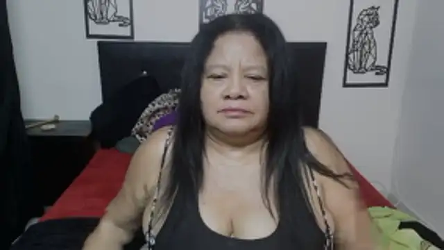 Snapshot of Shanttal0272 chatting on December 2, 10:44 pm Shanttal0272 online show from December 2, 10:44 pm