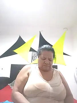 Shanttal0272 online show from April 17, 3:20 am