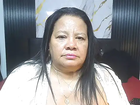 Snapshot of Shanttal0272 chatting on June 21, 1:22 am Shanttal0272 online show from June 21, 1:22 am