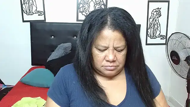 Snapshot of Shanttal0272 chatting on November 2, 2:33 pm Shanttal0272 online show from November 2, 2:33 pm