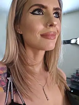 ellieconradxo online show from June 1, 7:24 pm