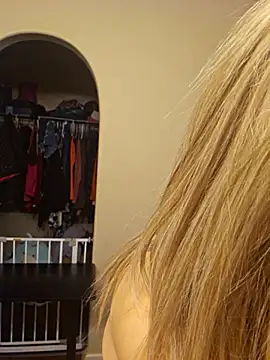 ellieconradxo online show from February 7, 4:06 am