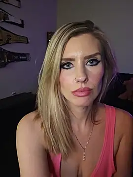 Snapshot of ellieconradxo chatting on June 10, 5:30 am ellieconradxo online show from June 10, 5:30 am