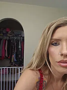 Snapshot of ellieconradxo chatting on July 22, 4:31 pm ellieconradxo online show from July 22, 4:31 pm