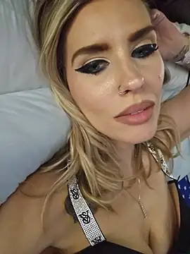 Snapshot of ellieconradxo chatting on June 27, 3:45 am ellieconradxo online show from June 27, 3:45 am