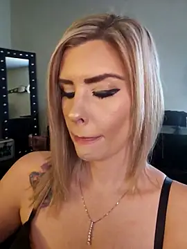 ellieconradxo online show from September 18, 3:59 pm